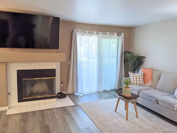 Poway, CA 92064,13975 Midland Rd