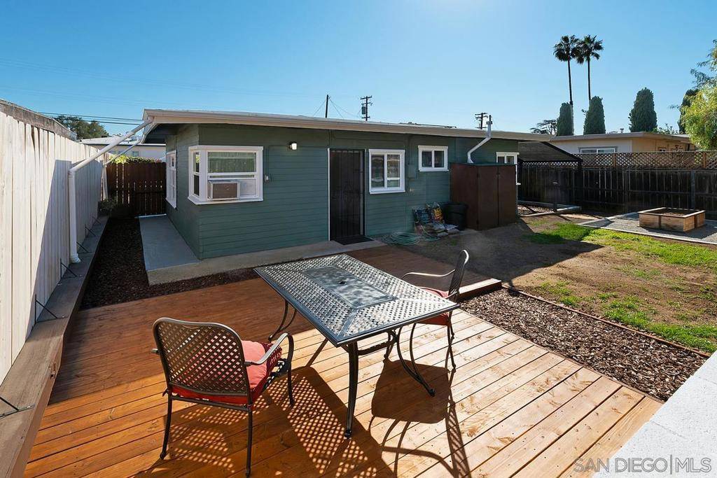 La Mesa, CA 91942,6950 6952 Tower Street