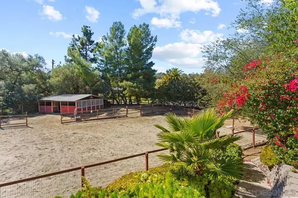 Escondido, CA 92029,911 Oak Lane