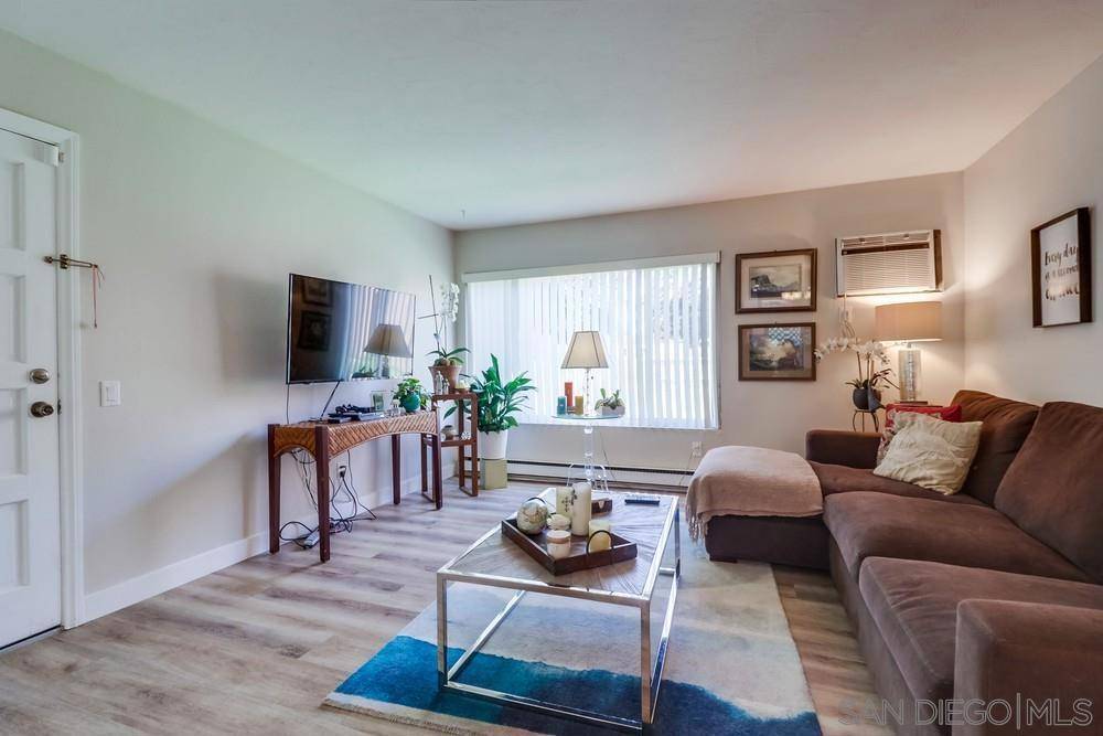 San Diego, CA 92119,8757 Lake Murray Blvd #4