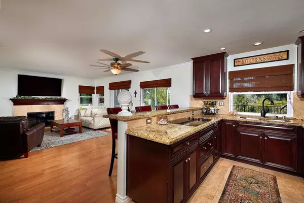 Escondido, CA 92029,1897 Cathedral Glen