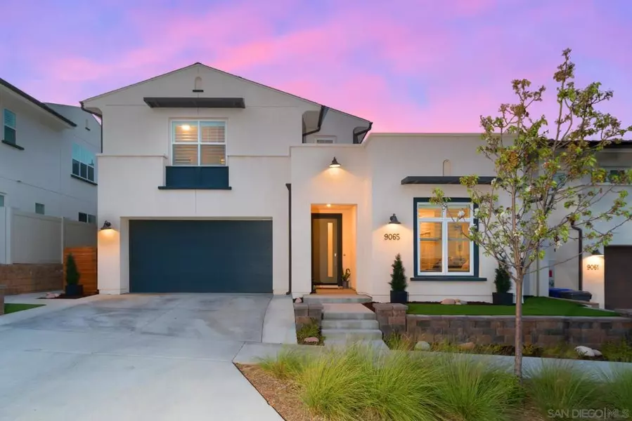 9065 W Bluff Pl, Santee, CA 92071