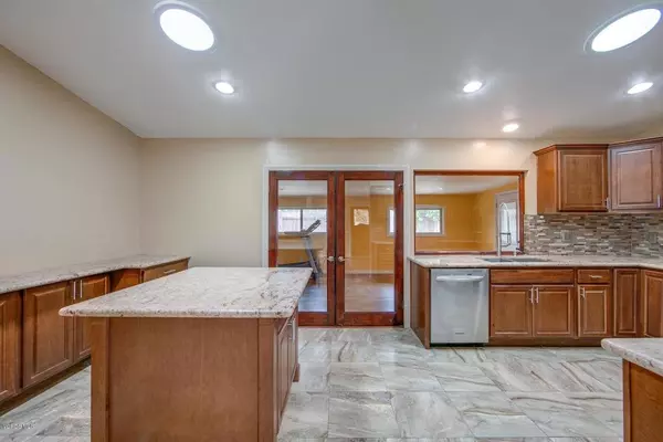 Camarillo, CA 93010,813 N Calle Circulo