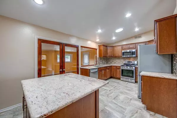 Camarillo, CA 93010,813 N Calle Circulo