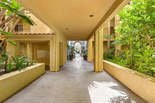 San Diego, CA 92103,4080 Front St #208