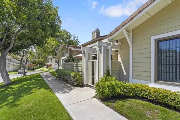 San Diego, CA 92130,3906 Caminito Del Mar Surf