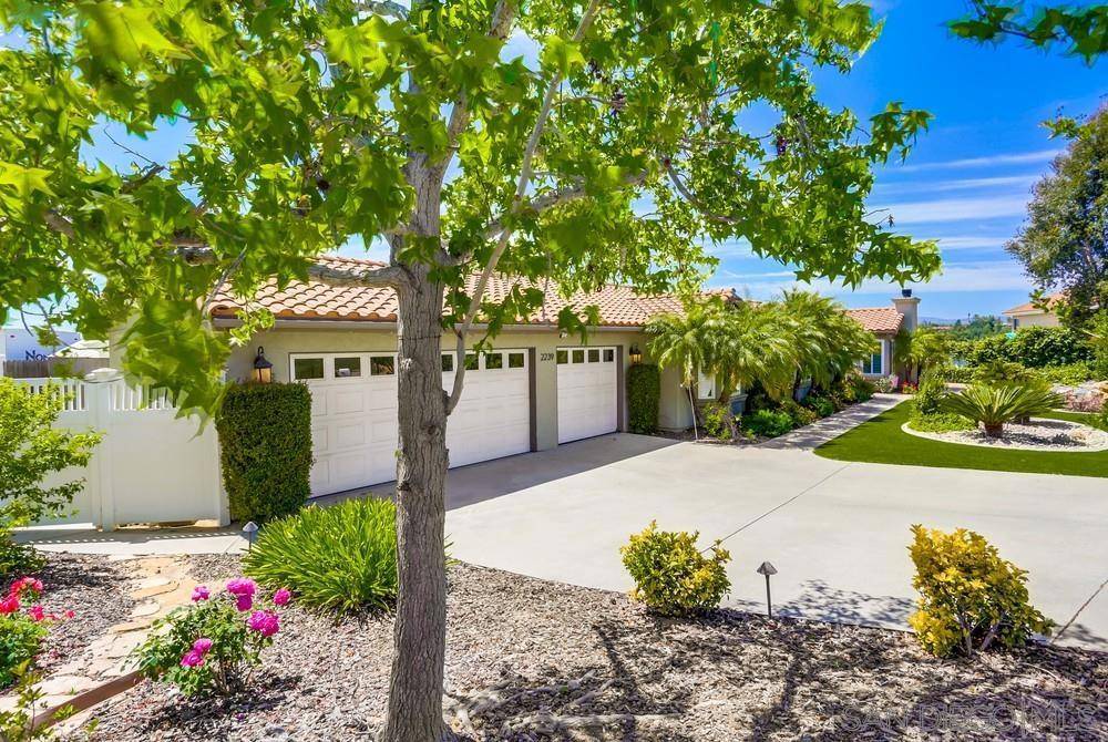 2239 Crest Hill Ln, Fallbrook, CA 92028