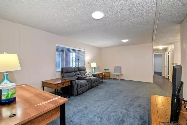 Santee, CA 92071,7467 Mission Gorge Rd #SPC 295