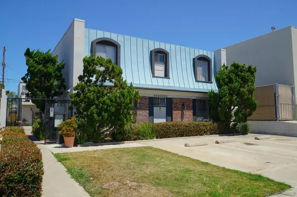 1320 Felspar, San Diego, CA 92109