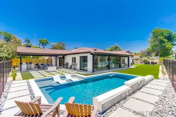 18052 Cotorro Rd, San Diego, CA 92128