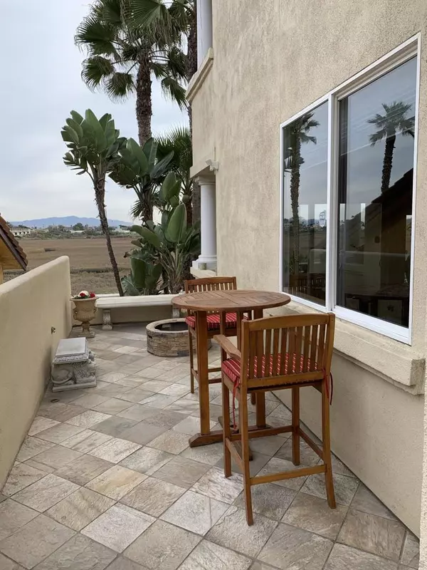 Imperial Beach, CA 91932,1206 Seacoast #1