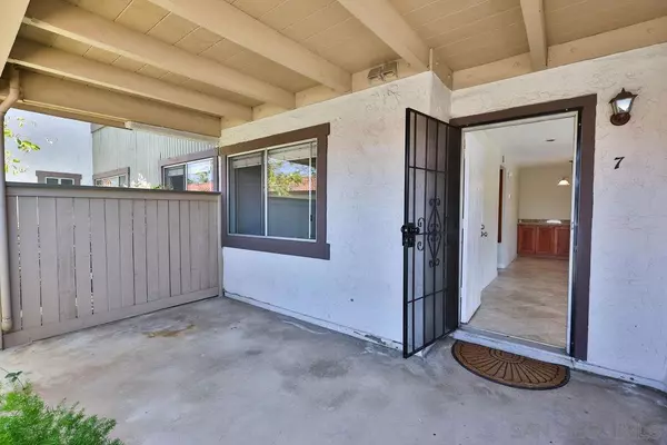 Santee, CA 92071,9837 Caspi Gardens Dr. #7