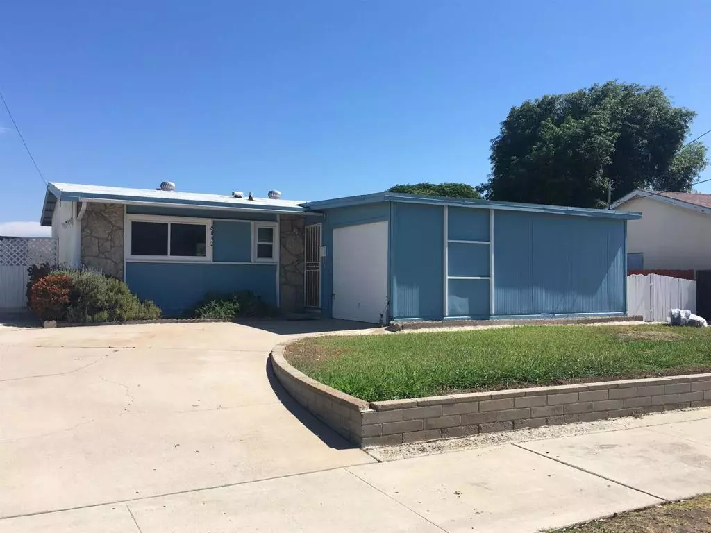 Santee, CA 92071,8042 Woodpecker Way