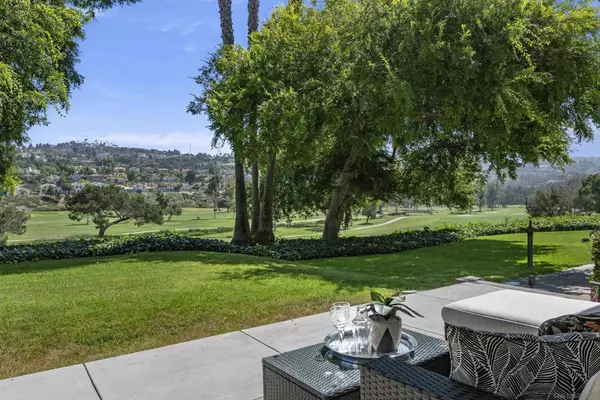 Carlsbad, CA 92009,2508 Navarra #404