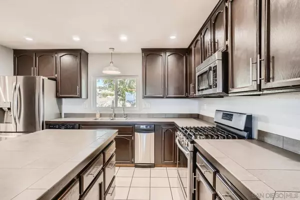 Jamul, CA 91935,20555 Bee Valley Rd