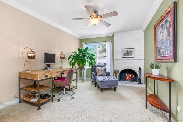 Carlsbad, CA 92010,4604 Sierra Morena Ave