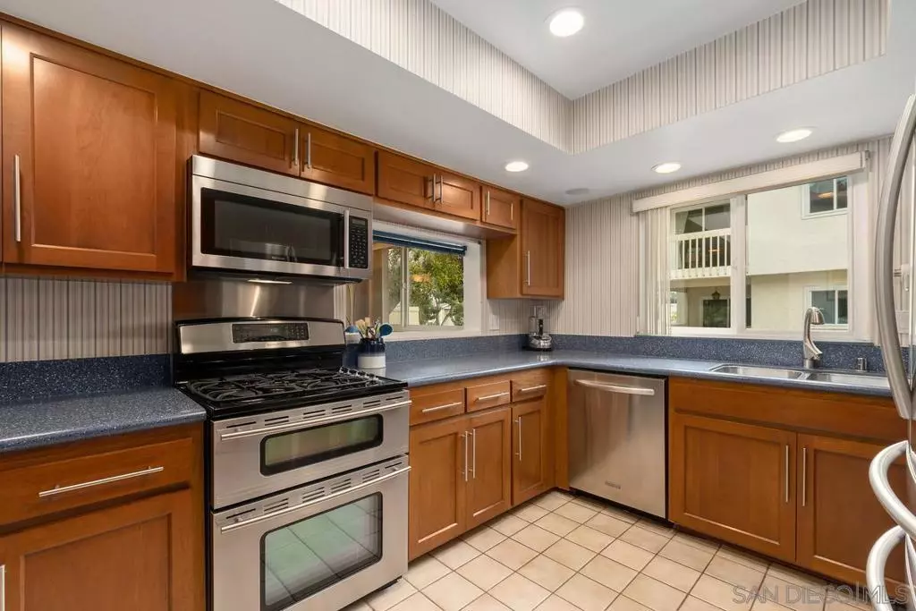 San Diego, CA 92037,3982 La Jolla Village Drive