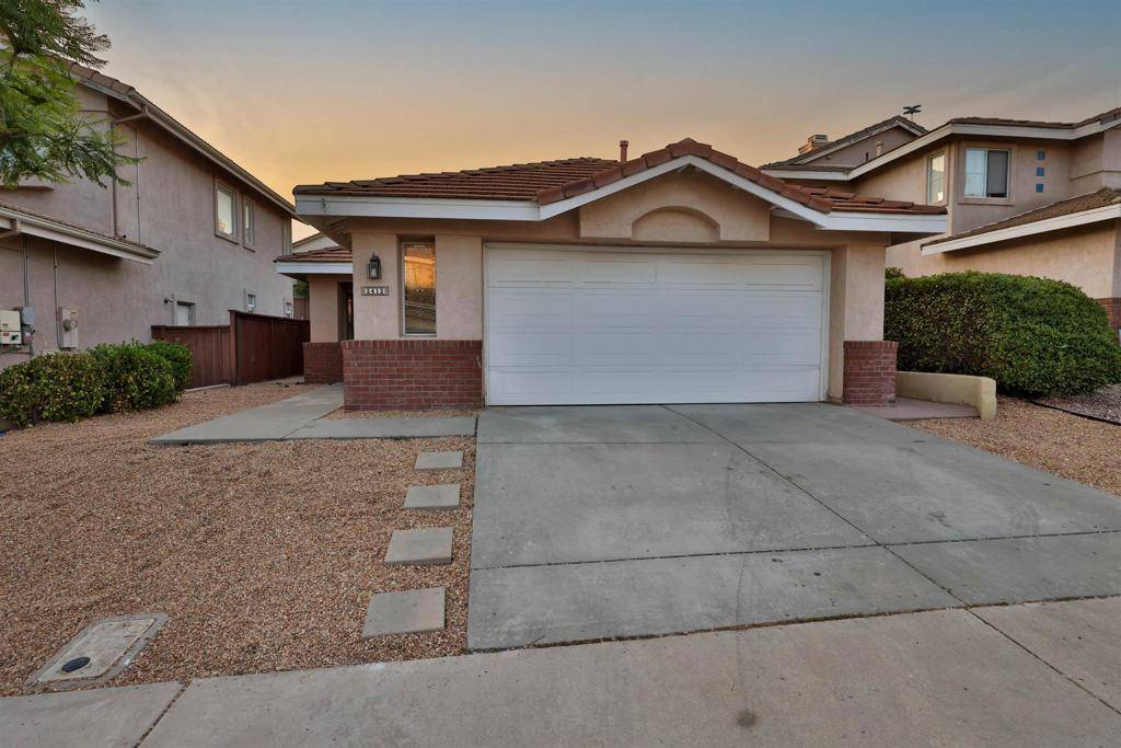 2412 Moonlight Gln, Escondido, CA 92026