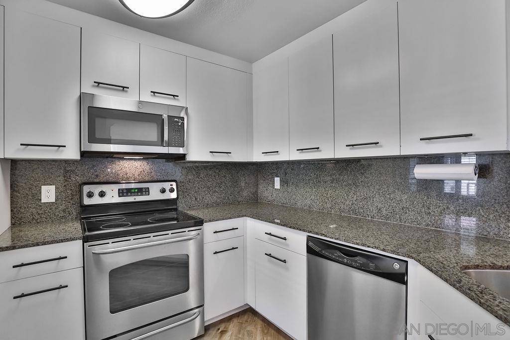 San Diego, CA 92122,7405 Charmant Dr #2218