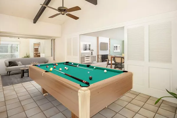 San Diego, CA 92115,5172 College Gardens Ct