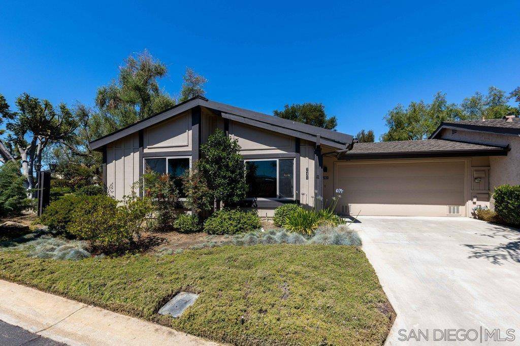 741 Nob Circle, Vista, CA 92084