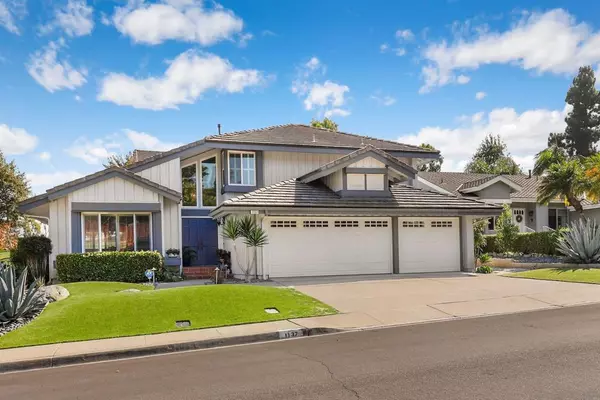 1137 Countrywood Ln, Vista, CA 92081