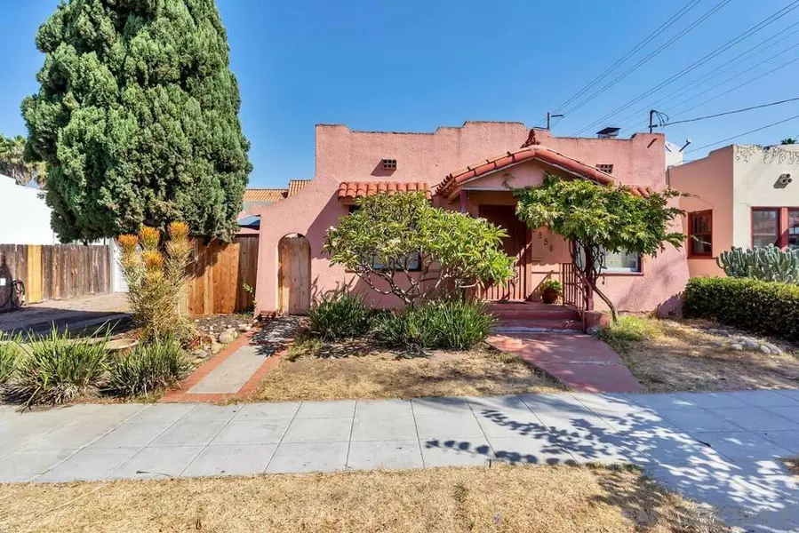 2858 Monroe, San Diego, CA 92116