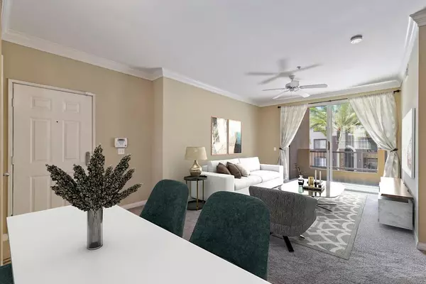 San Diego, CA 92108,2212 Gill Village Way #408