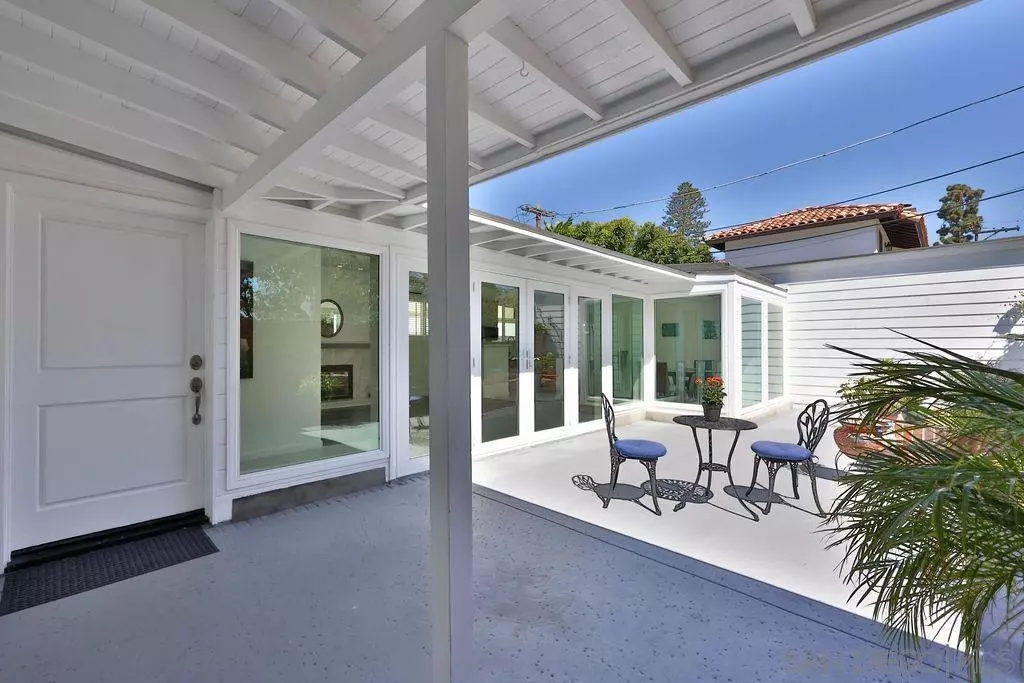 Coronado, CA 92118,747 Guadalupe Ave