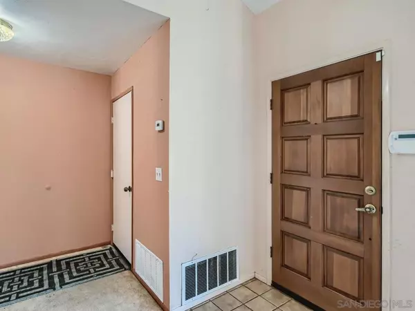 Santee, CA 92071,10424 NUBBIN CT