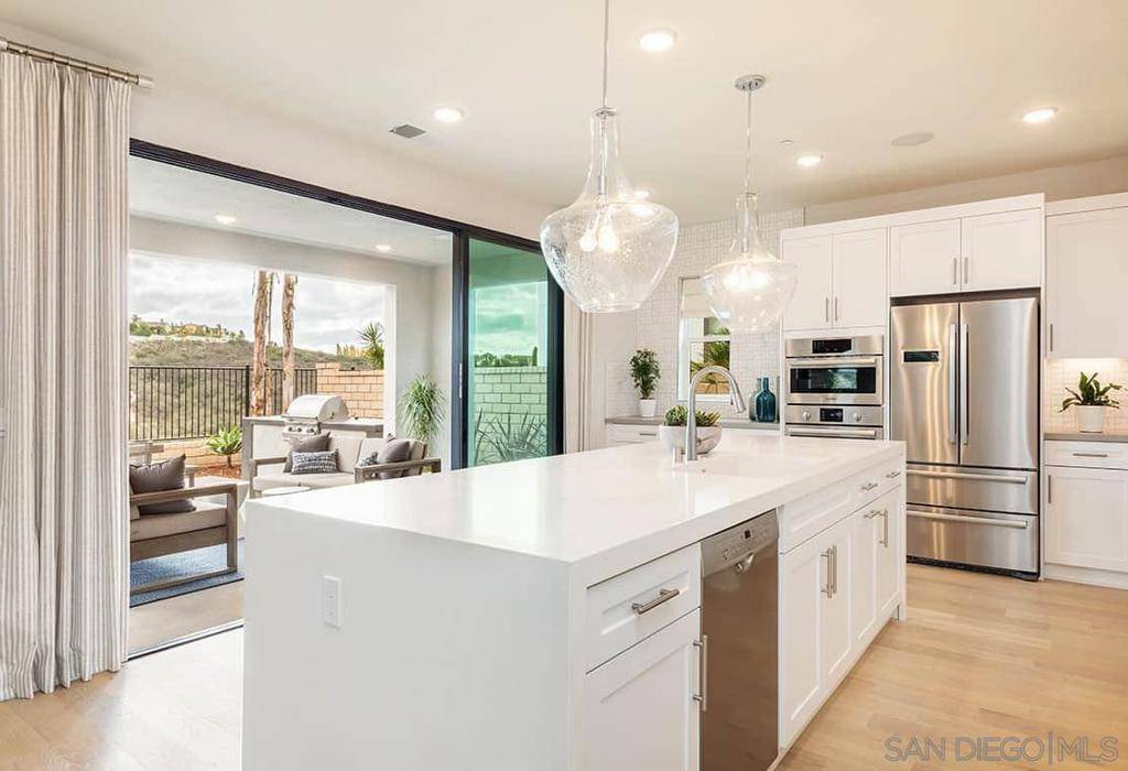 San Diego, CA 92130,6445 Fischer Way Sendero Collection 35