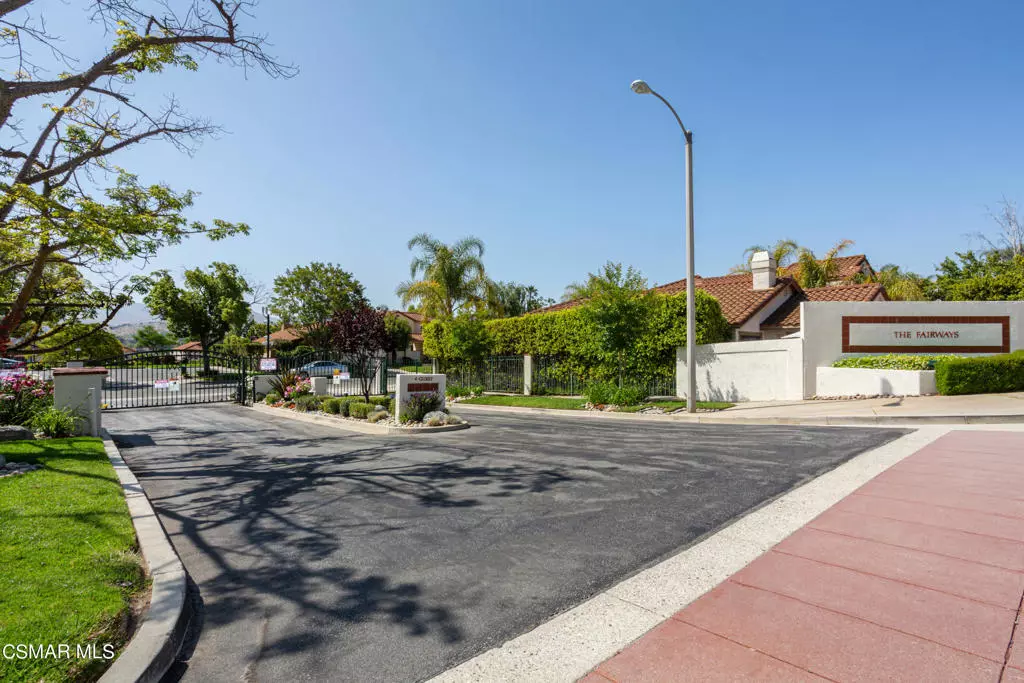 Simi Valley, CA 93065,865 Links View DR