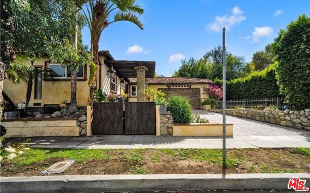 4984 TOPANGA CANYON BLVD, Woodland Hills, CA 91364