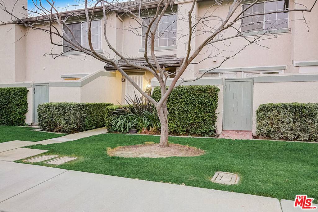 26 EXETER #20, Irvine, CA 92612