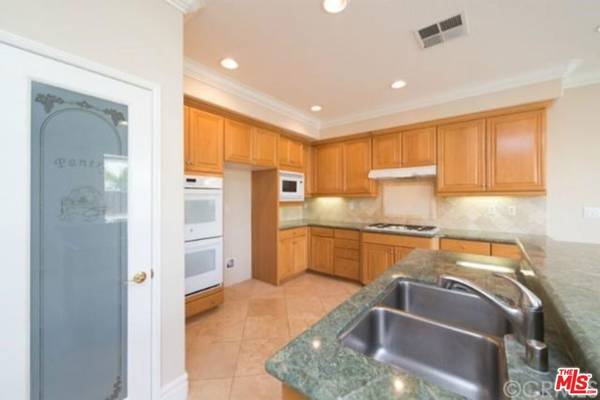 285 N ROSE BLOSSOM LN, Anaheim, CA 92807