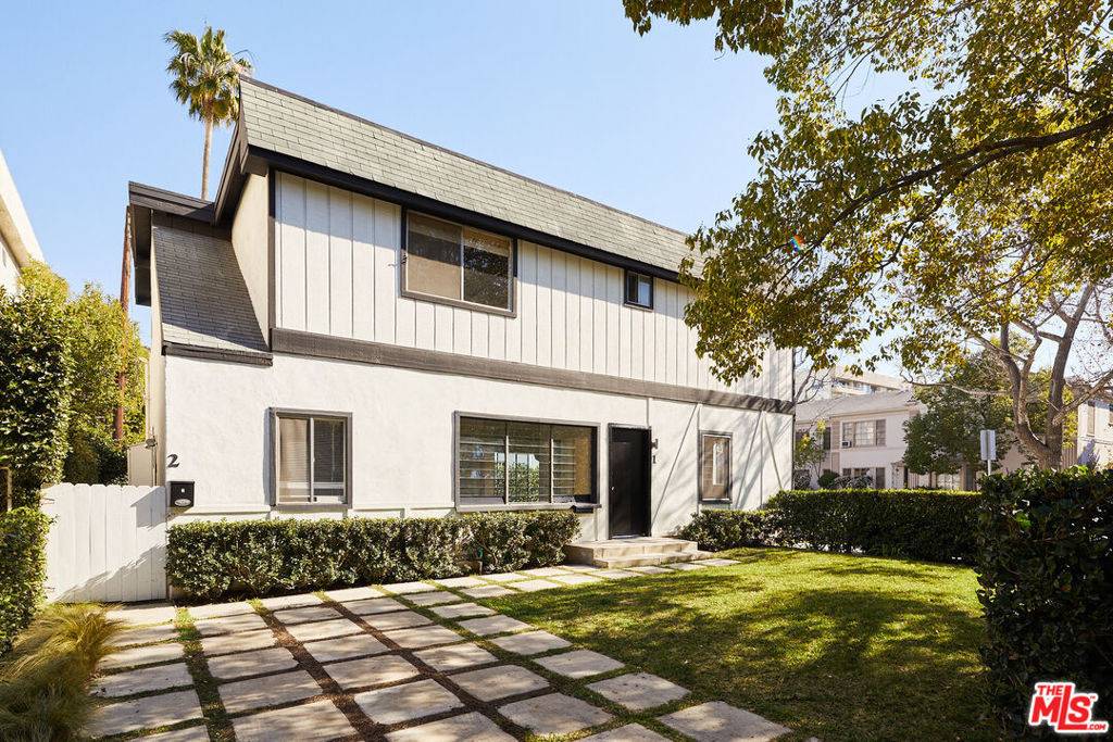 Beverly Hills, CA 90210,400 N MAPLE DR