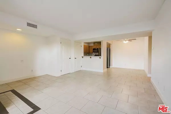 Lake Forest, CA 92630,25712 LE PARC #57