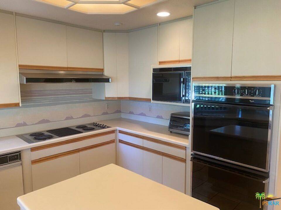 Cathedral City, CA 92234,68025 SEVEN OAKS PL