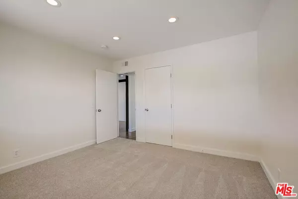 Yorba Linda, CA 92886,19951 CRESTKNOLL DR