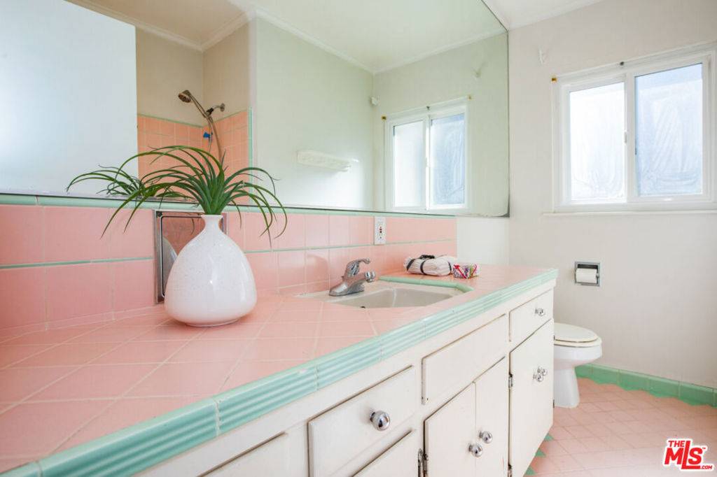 Sherman Oaks, CA 91401,14039 WEDDINGTON ST