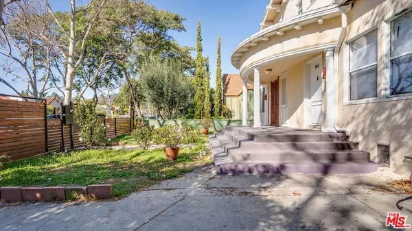 West Hollywood, CA 90046,1142 POINSETTIA DR