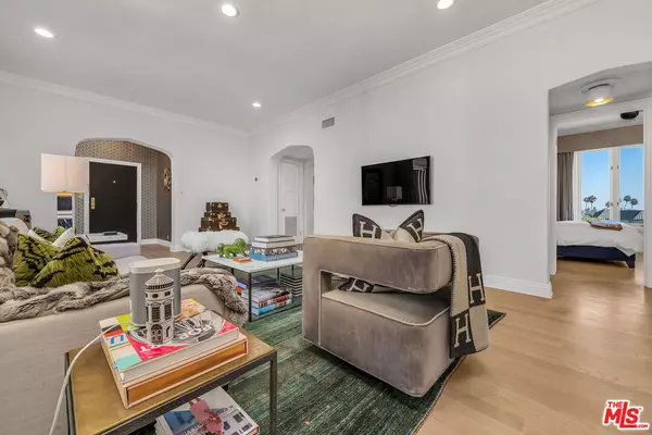 West Hollywood, CA 90046,1424 N Crescent Heights BLVD #54