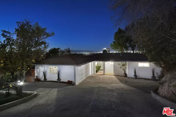 Sherman Oaks, CA 91403,15209 RAYNETA DR