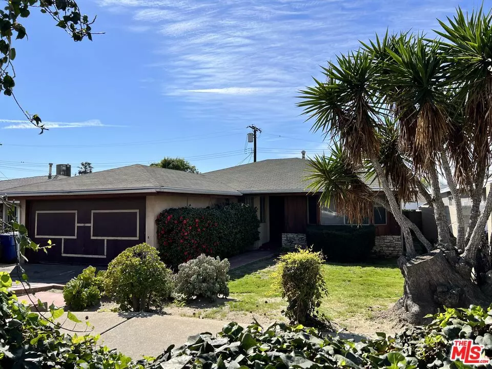 North Hollywood, CA 91605,7815 BELLAIRE AVE