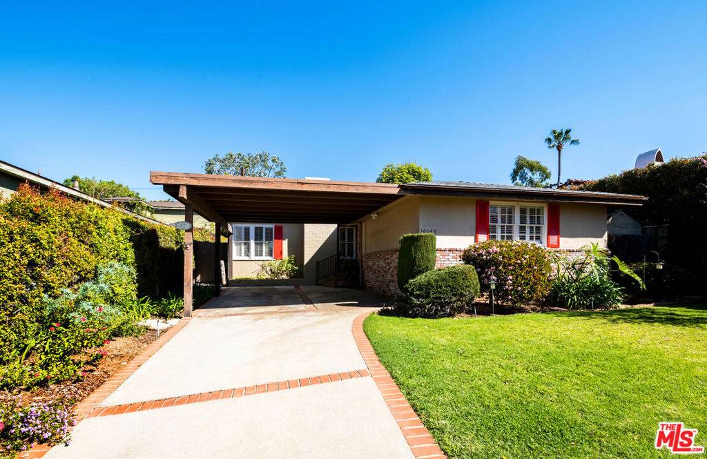 Pacific Palisades, CA 90272,16049 TEMECULA ST
