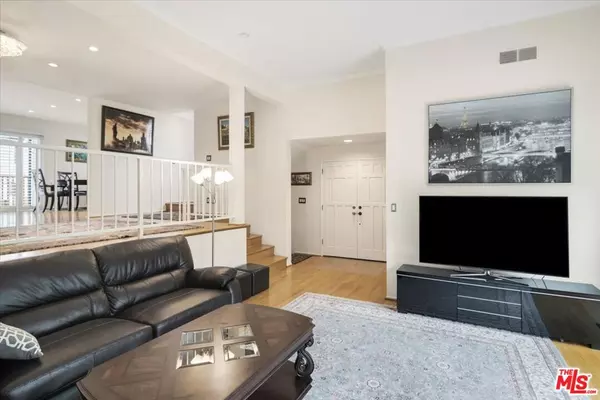 Redondo Beach, CA 90277,208 N JUANITA AVE #3