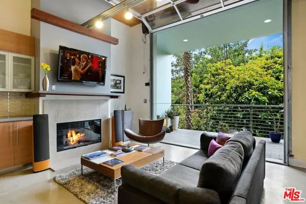 West Hollywood, CA 90069,1152 N LA CIENEGA #102