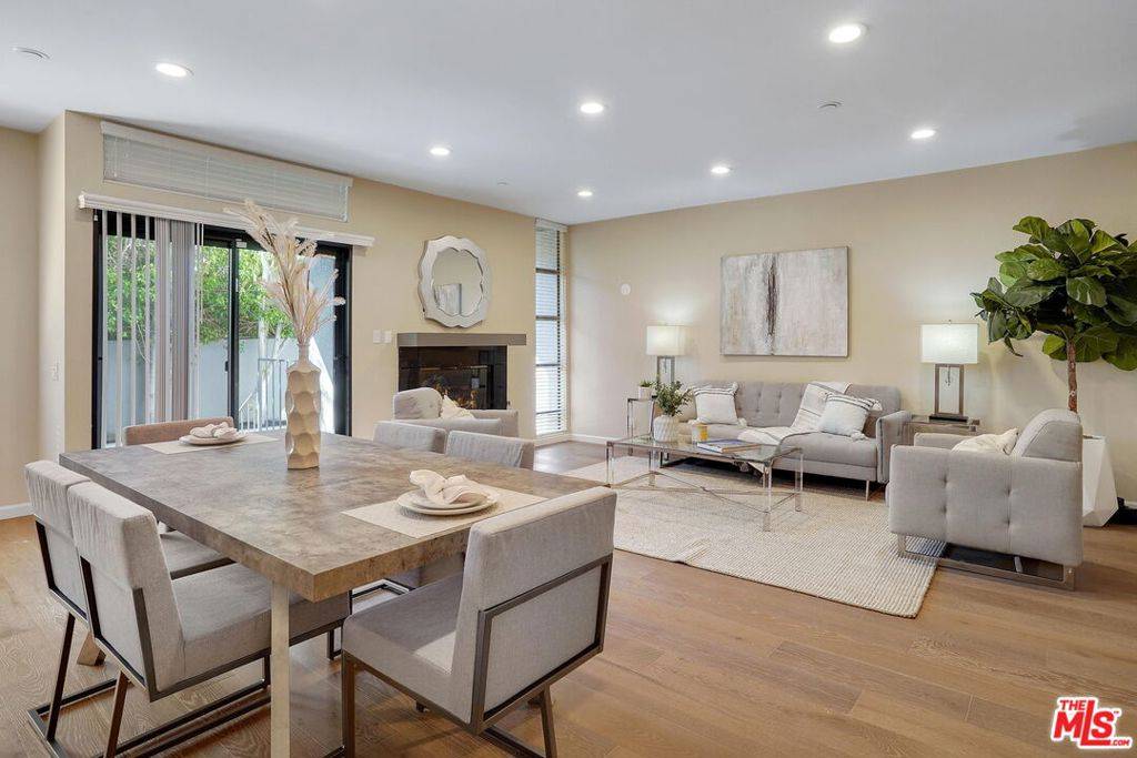Beverly Hills, CA 90212,235 S REEVES DR #105