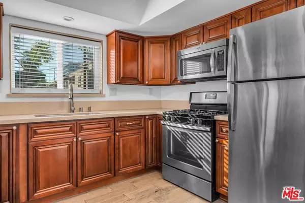 West Hollywood, CA 90069,1016 HANCOCK AVE #4