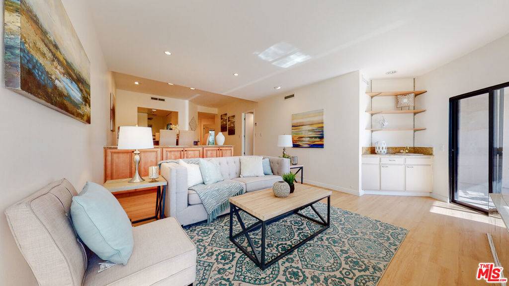 Pacific Palisades, CA 90272,16137 W SUNSET BLVD #102